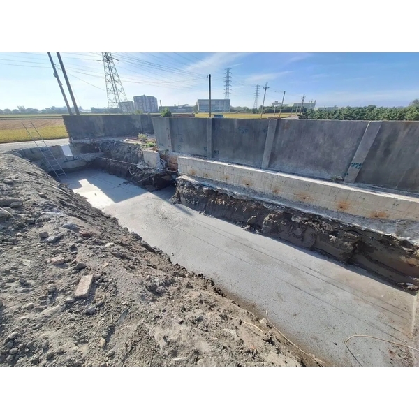 水溝圍牆工程-謝詠騰