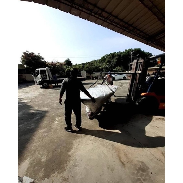 全台大型桌子搬運專家｜居家辦公桌與實木長桌的精緻搬遷首選