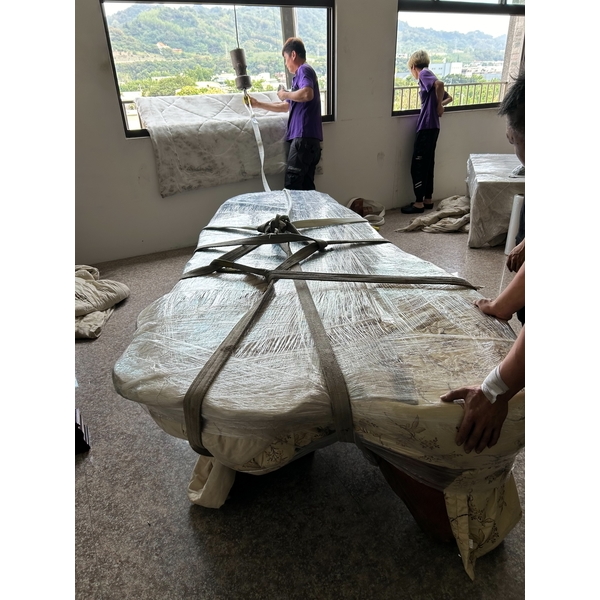 全台大型桌子搬運專家｜企業辦公桌與實木長桌的精緻搬遷首選