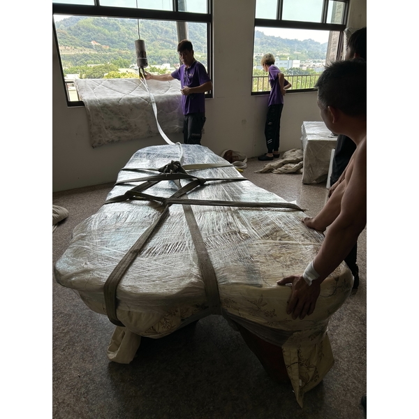 全台大型桌子搬運專家｜企業辦公桌與實木長桌的精緻搬遷首選