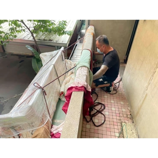 全台專業大型傢俱高空吊運｜安全、高效的吊車搬家工程團隊-北中南誠信專業搬家拆除工程