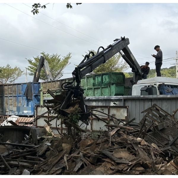 全台專業樹木移除與裝潢拆除工程：標準化作業，確保施工安全無虞-北中南誠信專業搬家拆除工程