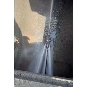 台中清水溝水刀清洗水泥油塊｜上合清潔事業工程行全台服務 - 上合清潔事業工程行