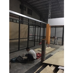 鋁門窗施工 - 雄大鋁窗企業社
