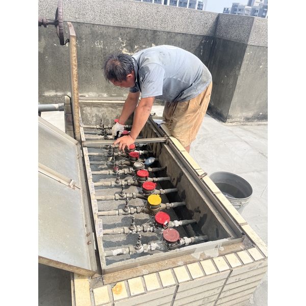 屋頂水錶箱維護