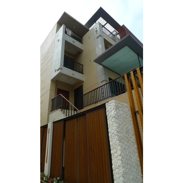 苗栗頭份-柚木鋼刷隔音門,藍鯨國際科技股份有限公司