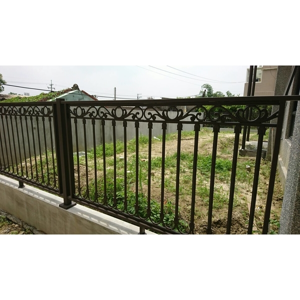 圍牆欄杆-德義欄杆有限公司