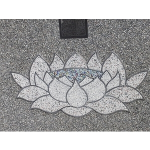 白鐵蓮花 , 鴻慶企業社