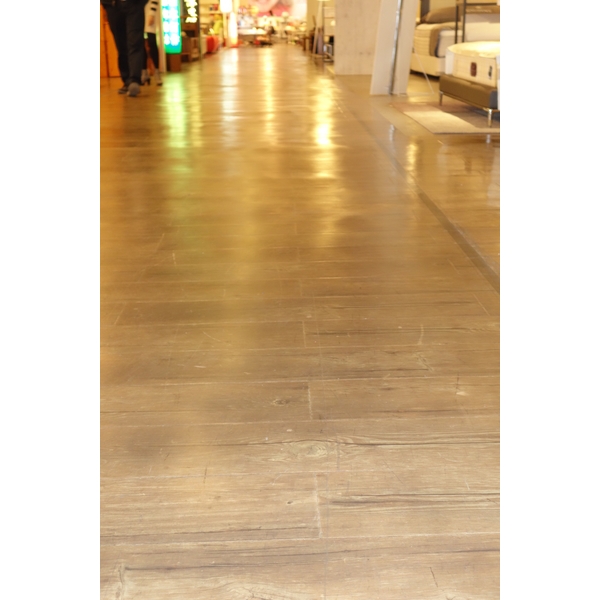 不平整的PVC地版 (對照),高隆工程有限公司