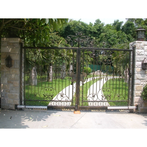 LUX油壓推桿式大門機