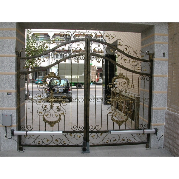 LUX油壓推桿式大門機