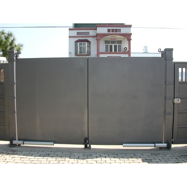 LUX油壓推桿式大門機