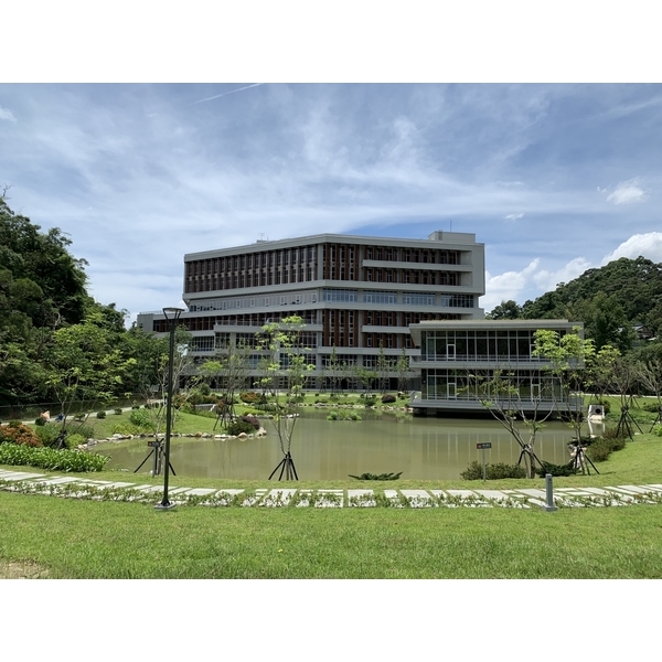 政大圖書館 政大圖書館-合特工程有限公司