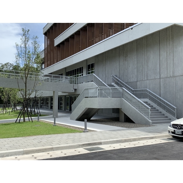 政大圖書館 政大圖書館-合特工程有限公司