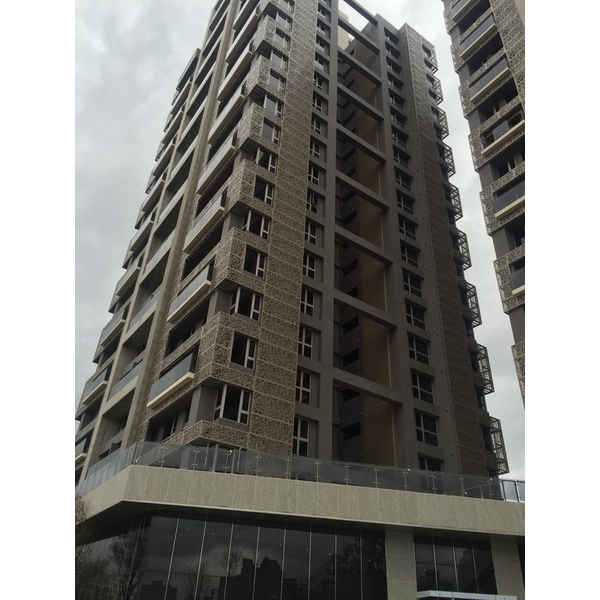 三本千晴-合特工程有限公司