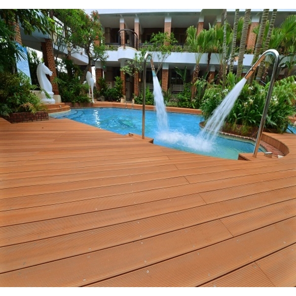 戶外地板應用-泳池畔