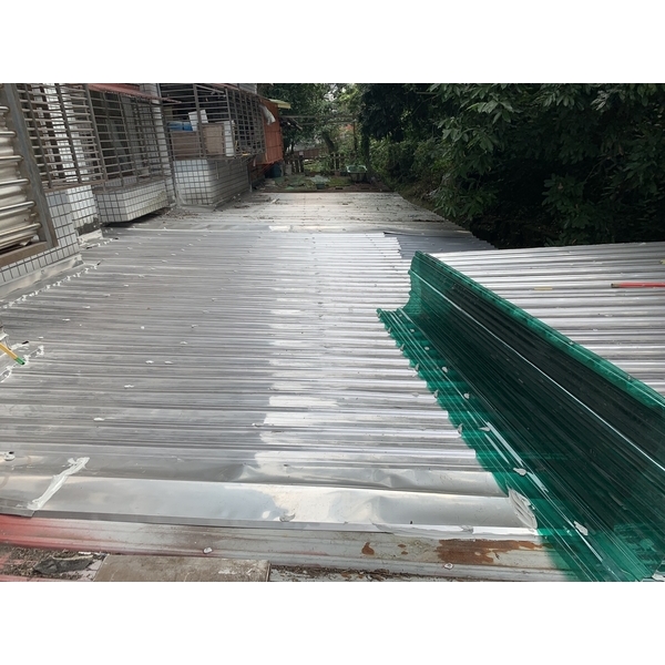 屋頂換新 屋頂換新,啟陽鐵工廠