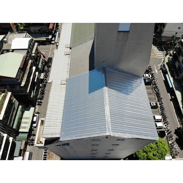 屋頂加蓋 屋頂加蓋,啟陽鐵工廠