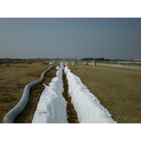 軟式透水管施工