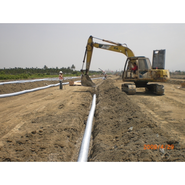 軟式透水管施工