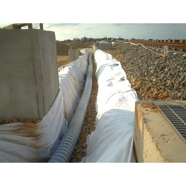 軟式透水管施工