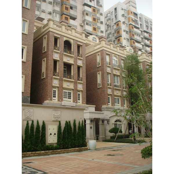 格子氣密窗 格子氣密窗-鎮辰企業有限公司