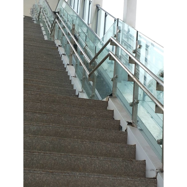 不銹鋼玻璃扶手,鼎瀚金屬建材有限公司