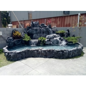 FRP假山水池