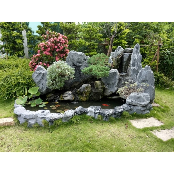 假山水池