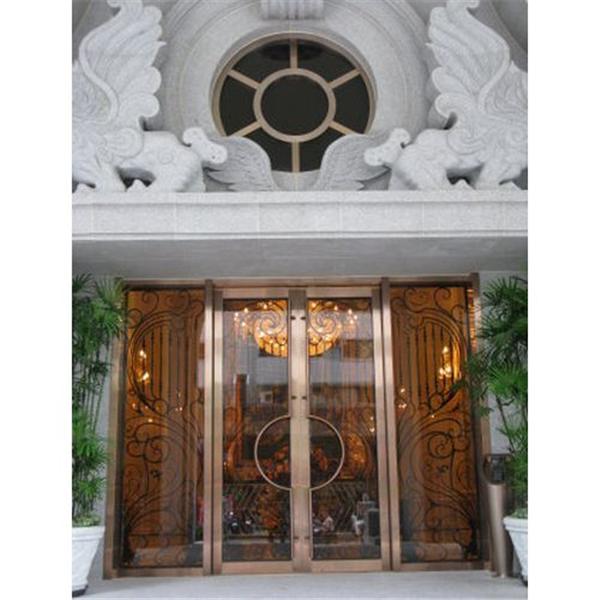 鈦金飾花及鈦金門