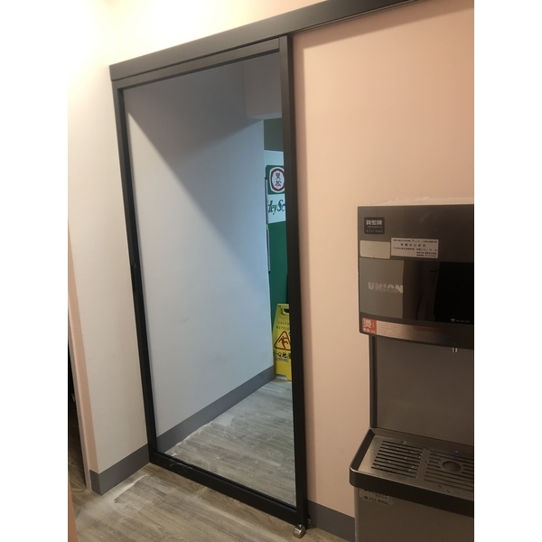推拉門＆橫拉門,精緻金屬企業有限公司