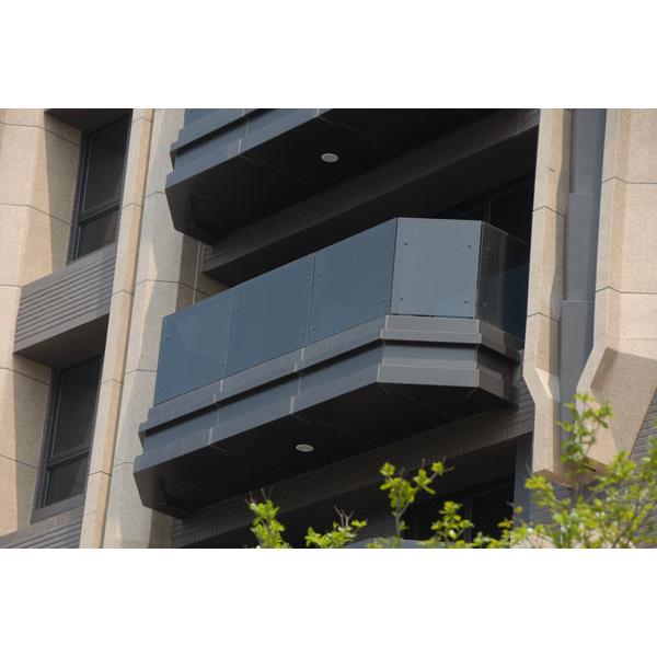 陽台玻璃欄杆-鉅鈦金屬有限公司