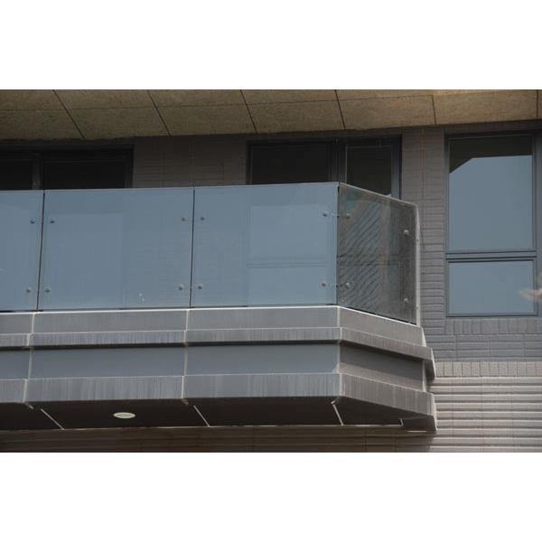 陽台玻璃欄杆-鉅鈦金屬有限公司