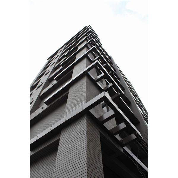 鋁板隔屏造型&不銹鋼玻璃欄杆-鉅鈦金屬有限公司