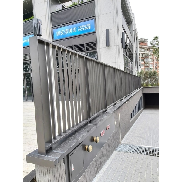不銹鋼烤漆欄杆-鉅鈦金屬有限公司