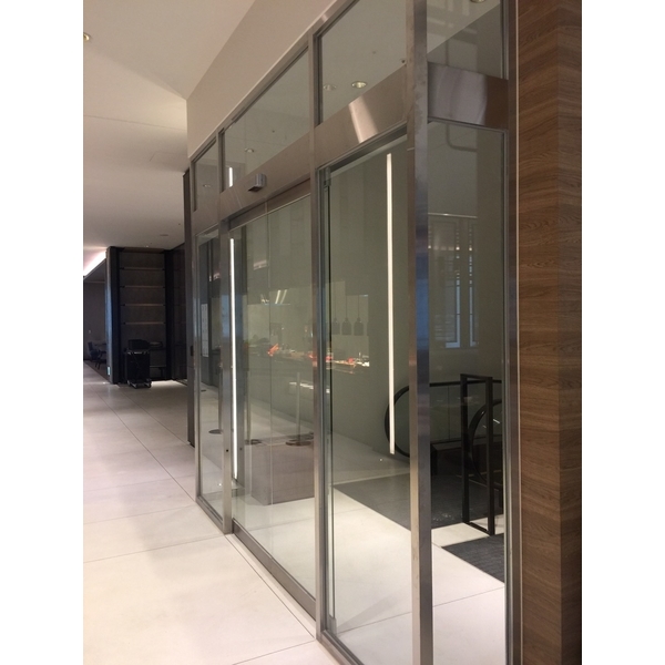 不鏽鋼固定窗及自動拉門,宏璁工業有限公司