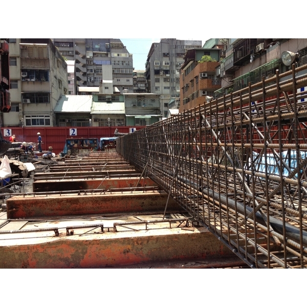 連續壁對接長度35M,得豐預力股份有限公司