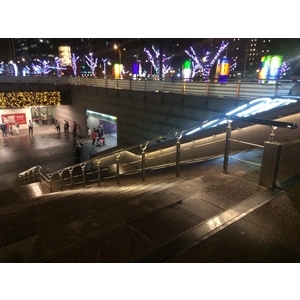 台北101樓梯LED扶手