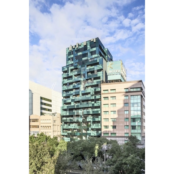 忠泰建設 華熊營造-玉山石,全益門窗企業有限公司