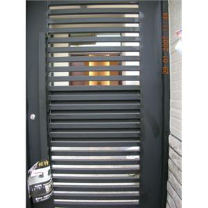 橫格牆門 , 安立富工程行