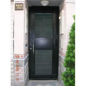 橫格牆門 , 安立富工程行