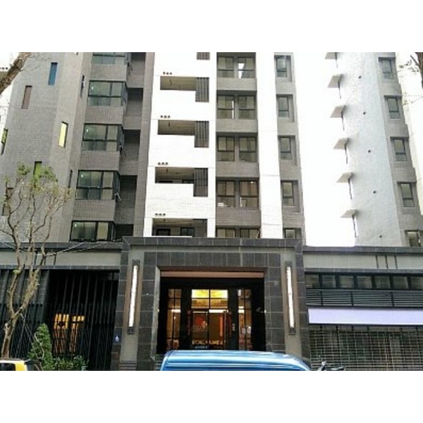 全坤尊峰微風館大樓鋁格柵工程