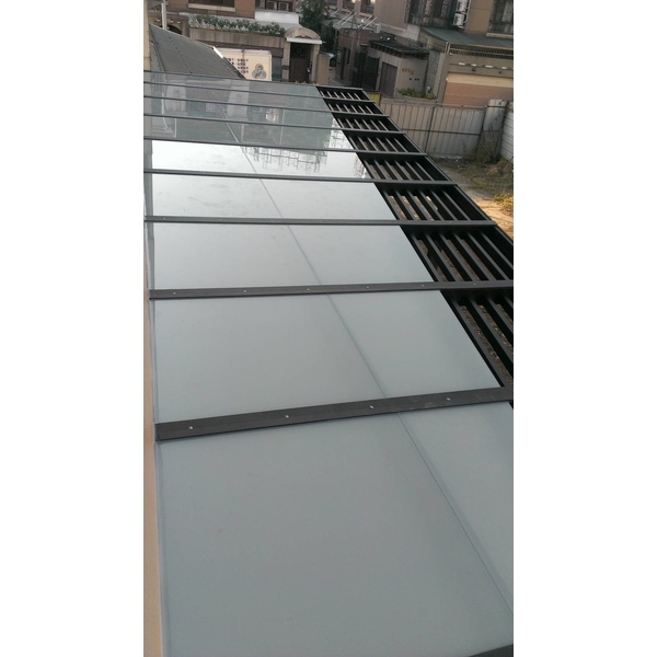 蓋板鎖螺絲不平貼,東昇新實業有限公司