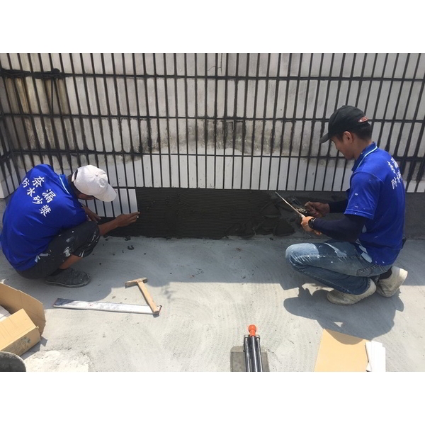 露天平台整修 貼隔熱磚,曹聖科技建材有限公司
