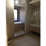 07 IMG_3341 貴州白灰木紋石材馬賽克浴室牆面施工完成-樂業街14樓s - 金篆有限公司