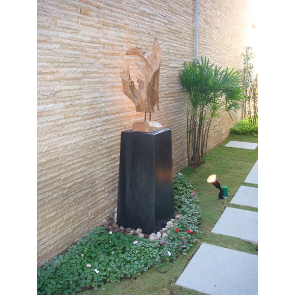 08 DSC02100 黃砂岩狼牙棒(手打面)牆面s