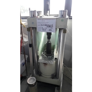 地質改良試體抗壓試驗