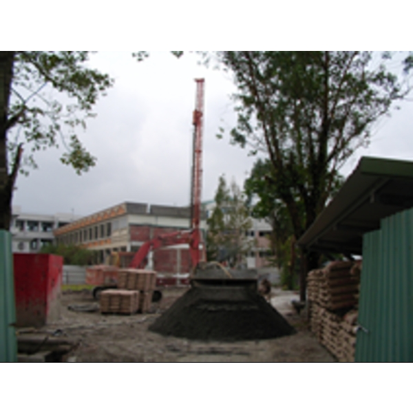 地下室擋土~航架式預壘排樁工程