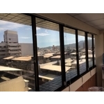 證券公司 - 利偉有限公司