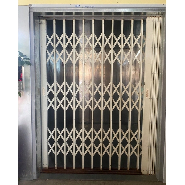 全訂製的大型貨梯-竤瑞機電工程有限公司